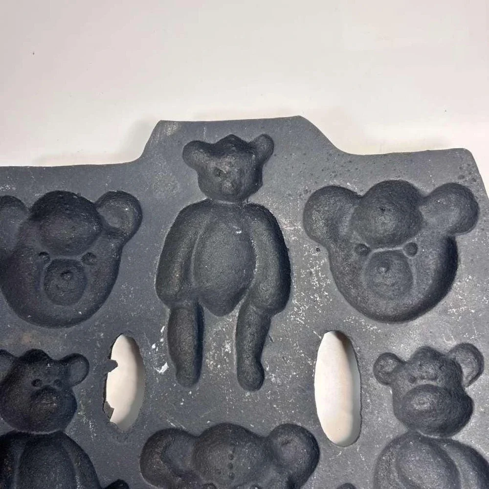 Vintage Cast‎ Iron Teddy Bear Muffin Cookie Candy Mold 1980s 6 Bears 9 1/2
